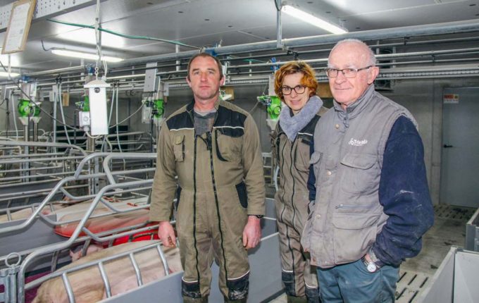 Daniel Coquil, Évelyne Hany et André Morel, intervenants sur l’atelier porcin du lycée du Nivot (29).