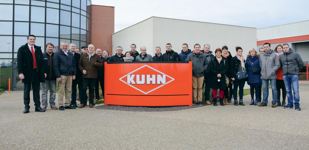 usine-kuhn-visite - Illustration Les entrepreneurs agricoles découvrent l’usine Kuhn