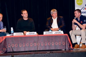 De gauche à droite: Gwenaël Bersan, Système U, François Valy, FNSEA, Yves Bleunven, maire de Grand-Champ et Thomas Vivien JA national.