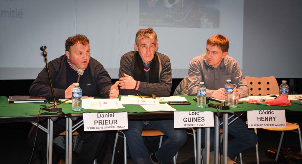 De gauche à droite : Daniel Prieur, secrétaire général FNSEA, Loïc Guines, président FDSEA 35, et Cédric Henry, secrétaire général adjoint FDSEA 35. - Illustration Revenus agricoles : « Relancer la défense collective »