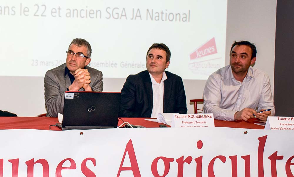 Gilles Bars (Coop de France Ouest), Damien Rousselière (Agrocampus) et Thierry Houël (ancien administrateur de JA National). - Illustration « Plus de jeunes dans les coopératives »