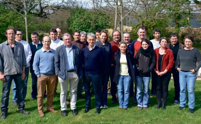 Le groupe de travail chargé d'élaborer les modalités des essais comprend des élus locaux, des agriculteurs et des techniciens de divers organismes. Il s'est réuni au Hézo, la semaine dernière. 