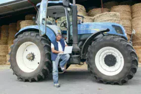 agri-pose-tracteur-ordi