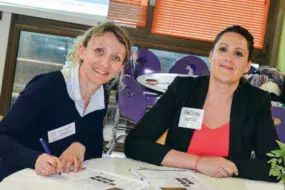 Gaëlle Grignard, adjointe à l’éducation à Saint-Sulpice-La-Forêt (à gauche), et Julie Boulard, directrice d’IBB (Initiative Bio Bretagne).