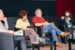 De gauche à droite : Laurent Kerlir, Chambre d'agriculture, Christine Riba, Confédération paysanne, René Louail, Collectif Résistance aux OGM, et Graciela Gasperi, Argentine (Absente sur la photo : Jacqueline Pivato, Brésilienne) ont débattu des problèmes du soja OGM vendredi dernier à Lorient.