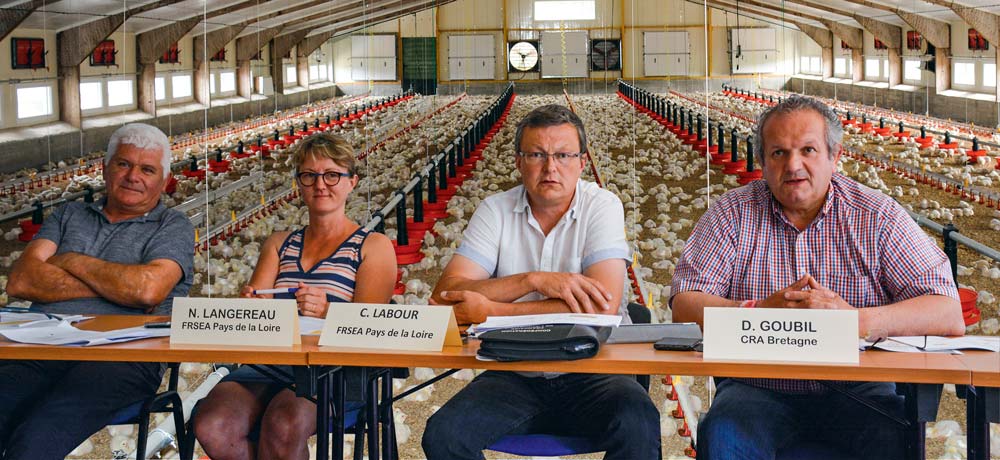 Bernard Godet, CRA Pays de la Loire ; Nathalie Langereau, FRSEA Pays de la loire ; Christophe Labour, FRSEA Pays de la Loire ; Didier Goubil, CRA Bretagne. - Illustration Une année contrastée en volaille