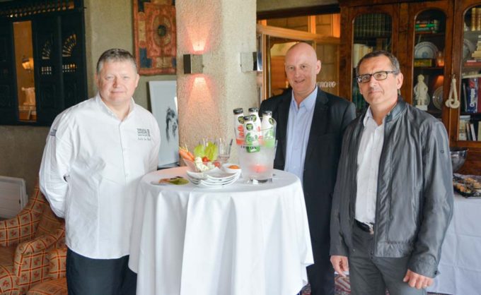 De gauche à droite : Loïc Le Bail, chef cuisinier ; Jean-François Jacob, président d’Agrival et André Edern, directeur.