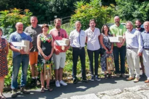 Les lauréats du concours agricole local des prairies fleuries lors de la remise des prix le 7 juillet.