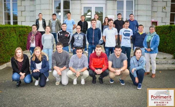La classe des BTS 1 B du Lycée Pommerit.