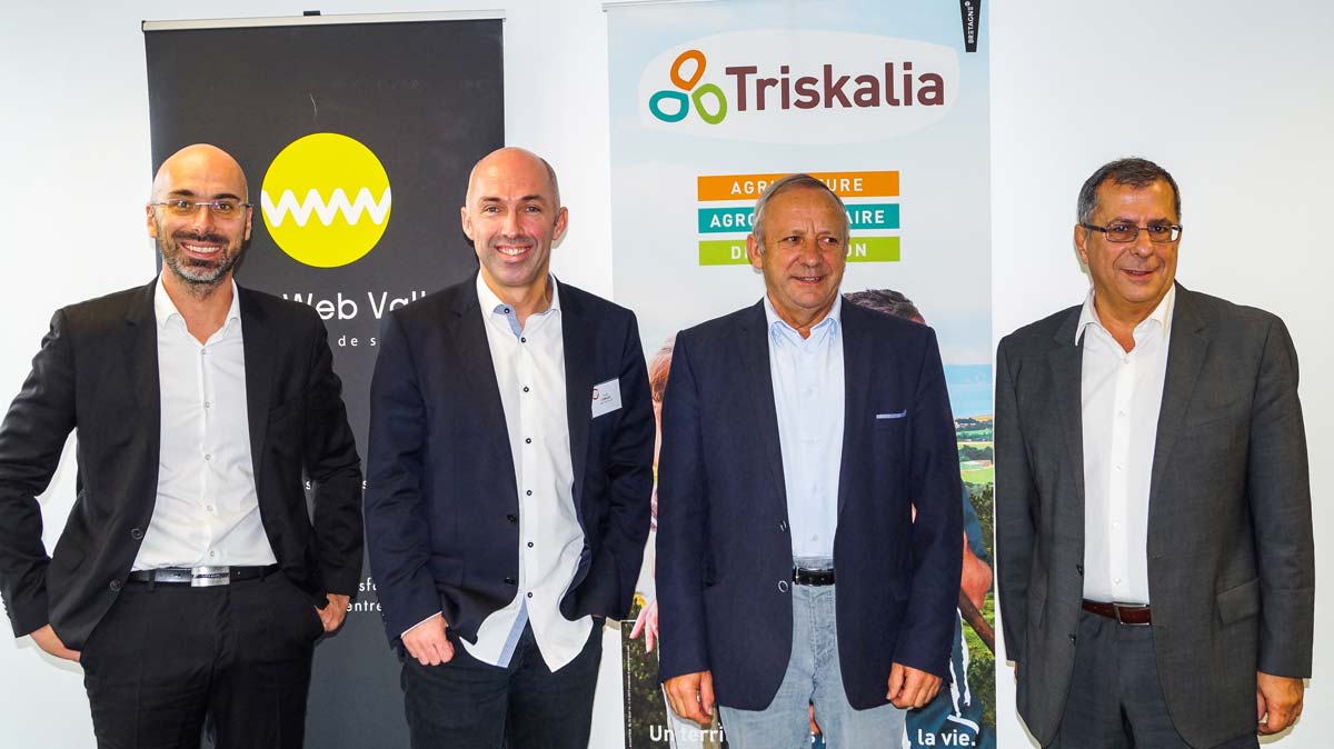 De gauche à droite, Sébastien Le Corfec et Charles Cabillic, co-fondateurs de West Web Valley, Georges Galardon, président de Triskalia et Dominique Ciccone, directeur général de Triskalia. - Illustration Triskalia investit avec West Web Valley pour digitaliser l’agriculture bretonne