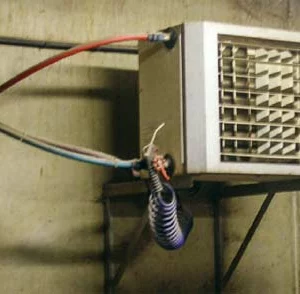 La propulsion de l’air chaud dans les salles de post-sevrage est assurée par des ventilateurs économes.