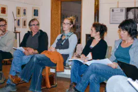 Charlène Tortay (au centre) a témoigné sur son cheminement pour s’associer, à l’occasion du café de la FDCivam 35.