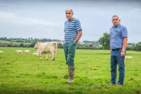 Claude Pecot, et Jean-Paul Hay (à droite), technicien Ter’elevage.