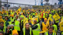 Plus de 200 adhérents de la Coordination rurale, de plusieurs régions françaises, se sont invités sur le port de Lorient, mardi matin pour dénoncer les distorsions de concurrence.