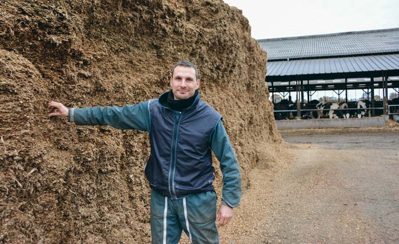 Sébastien Turban a présenté l’exploitation qui nourrit son troupeau avec un ensilage classique, du maïs épi et utilisera cette année un ensilage brins longs (procédé Shredlage). - Illustration Maïs : Une culture, plusieurs possibilités