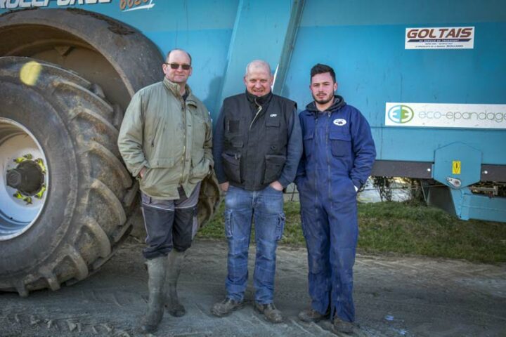 Jacques Dolo, aviculteur à Caro (56) ; Patrick Éono, entrepreneur de travaux agricoles à Campénéac (56) et Valentin Chefdor, chauffeur de l’ETA.