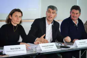 De gauche à droite : Emmanuelle Dupont, directrice d’Interbev Bretagne, Olivier Allain, vice-président du Conseil régional et coordinateur des EGA, et Jean-Louis Hervagault, président de la Commission viande de la Chambre d’agriculture 35.