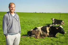 En 2018, Christophe Mellier démarre avec son nouveau système  herbager, après une phase de transition de trois ans durant laquelle il a appris « à valoriser l’herbe et à ne pas la voir comme un bonus ».