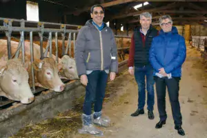 De gauche à droite : Serge Papin, Olivier Allain et Thierry Desouches, responsable des relations extérieures Système U.