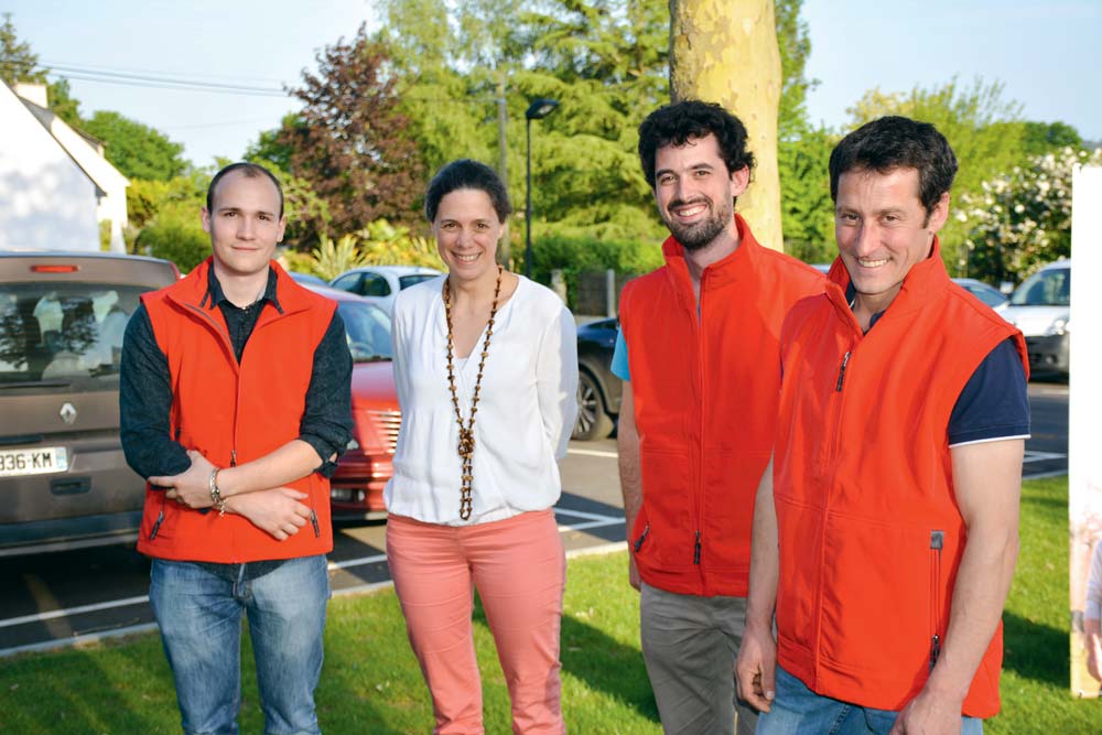 Le réseau des Agriculteurs biologiques de Bretagne organisait une soirée d’échanges pour tous les agriculteurs des Pays de Redon et de l’Oust à Brocéliande, la semaine dernière. De gauche à droite : Niels Bize, Cécile L'Haridon (Yves Rocher), Valérian Le Bon (Gab) et Sébastien Baron, président du réseau bio. - Illustration Comment s’adapter au changement climatique ?