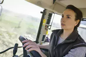 femme-tracteur