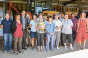 Les organisateurs et les demandeurs d’emploi ont visité le lycée de Brehoulou, pour se familiariser avec le milieu agricole.