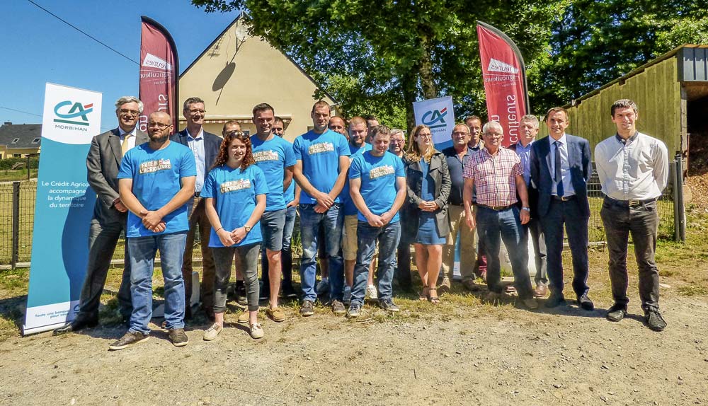 La signature de la convention de partenariat entre les JA et le Crédit Agricole pour la Fête de l’Agriculture a eu lieu le vendredi 22 juin en présence de Kévin Thomazo, président des JA et Hervé le Floc’h, président du Crédit Agricole du Morbihan. - Illustration La fête des JA à Tréhillac