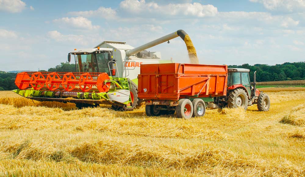 moissonneuse-tracteur-carburant-ETA - Illustration Les ETA s’inquiètent de la hausse du prix du carburant