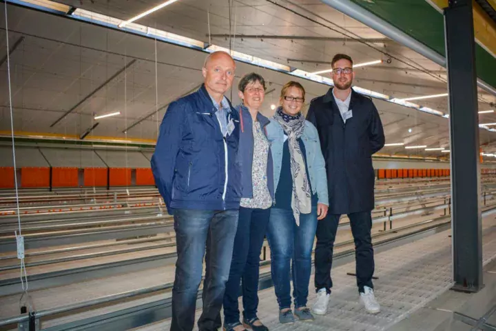 Denis, Christine, Marion et Nicolas Hingant éleveurs de pondeuses à Hénansal (22).