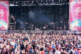 Avec quelque 280 000 spectateurs, les Vieilles Charrues ont une nouvelle fois fait le plein.