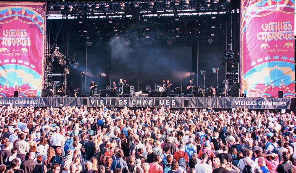 Avec quelque 280 000 spectateurs, les Vieilles Charrues ont une nouvelle fois fait le plein. - Illustration Vieilles Charrues : labour mat !