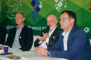De gauche à droite : Michel Bloc’h, UGPVB ; Philippe Bizien, CRP ; François Valy, FRSEA.