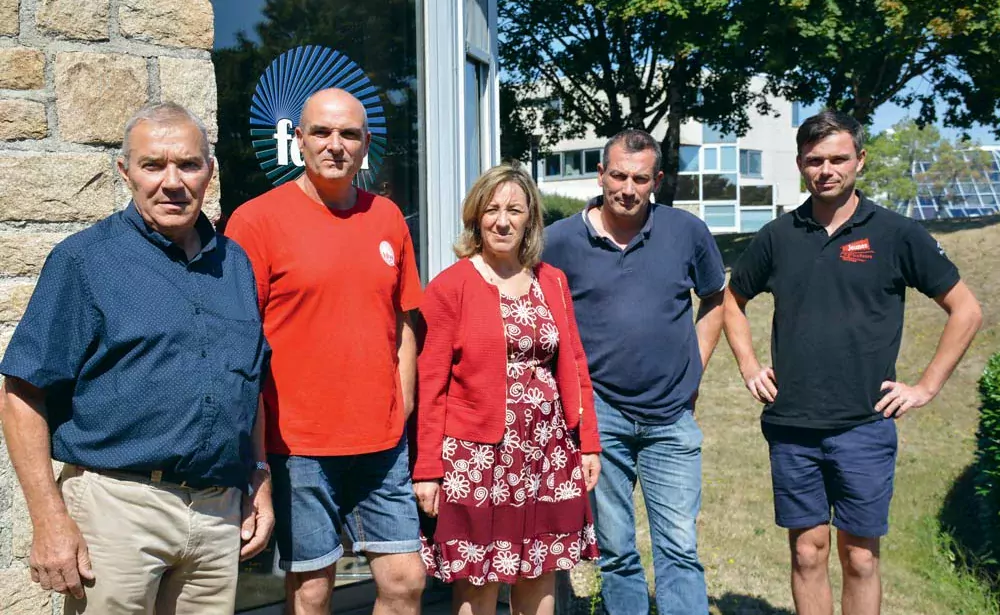 De gauche à droite : Jean-Paul Le Perray, Frank Guéhennec, Marie-André Luherne, Franck Pellerin et Kevin Thomazo. - Illustration Une rentrée syndicale trop riche