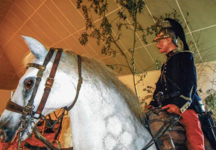 La cavalerie française pendant la Première Guerre mondiale se révéla très vulnérable face à la puissance de feu de l’infanterie et de l’artillerie.