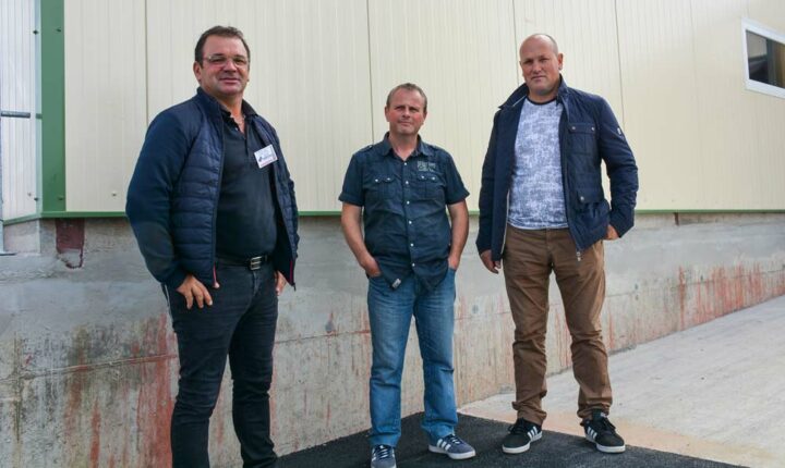 Lionel Le Gall, dirigeant  de LG Constructions ; Philippe Le Druillennec, éleveur ; Jacky Lucas, dirigeant de la SARL Lucas BTP.