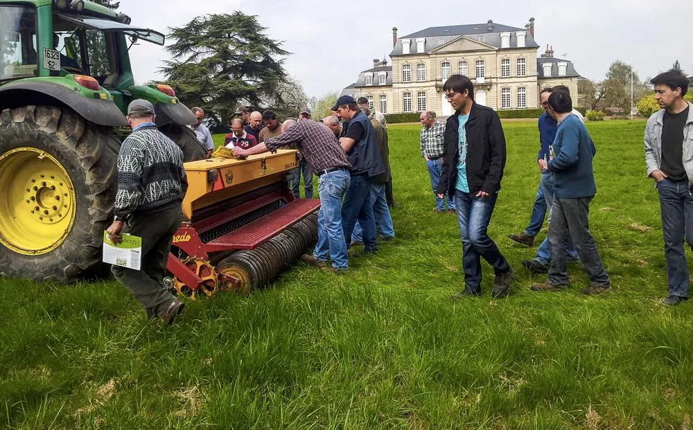 prairie_sursemis_vredo_arras - Illustration Le sursemis de prairie pour améliorer la flore et la productivité