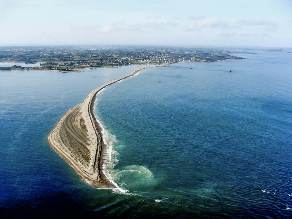 Il trace un sillon dans la mer Journal Paysan Breton — free download