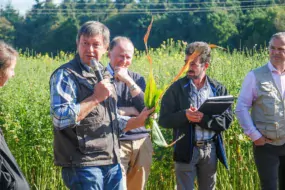 « La majorité des maïs ont faim avant d’avoir soif car on travaille avec de la matière organique : fumier, lisier. »