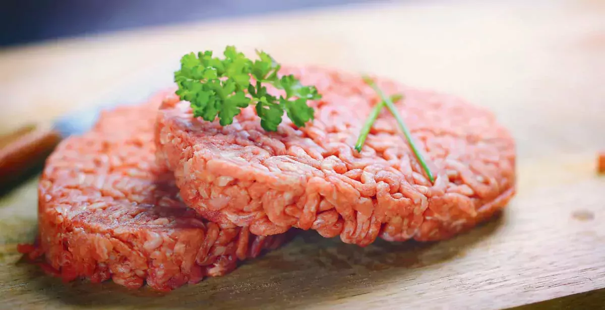 steak-hache-viande-bovine - Illustration Rapport EAT : Jusqu’où ira-t-on pour écarter la viande de notre alimentation ?
