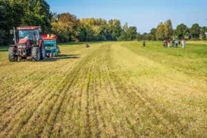 La Cuma d’Yffiniac utilise cet outil pour le semis direct des céréales et des couverts. Celui-ci est aussi adapté au sursemis de prairie.