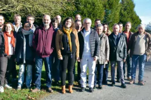 La Confédération paysanne a présenté sa liste pour les élections sur l’exploitation de Michel Priour à Cesson-Sévigné. Au premier plan : Charlotte Kerglonou-Mellier, entourée de Sébastien Vétil (à gauche) et Éric Duverger (à droite).