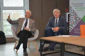 Bertrand Hervieu, président de l'Académie d'Agriculture de France et ancien président de l'Inra (à gauche), et Marcel Denieul, président de la Chambre d'agriculture d'Ille-et-Vilaine.