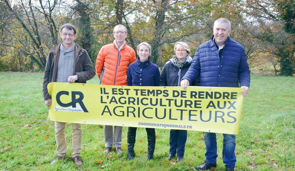 De gauche à droite : Joseph Martin, président de la CR 35, Jean-François Couëtil, trésorier CR nationale, Véronique Le Floc'h, secrétaire générale CR nationale, Anne Renouard, présidente CR 22, et Hervé Guillerm, président CR Bretagne. - Illustration La Coordination rurale entre en campagne