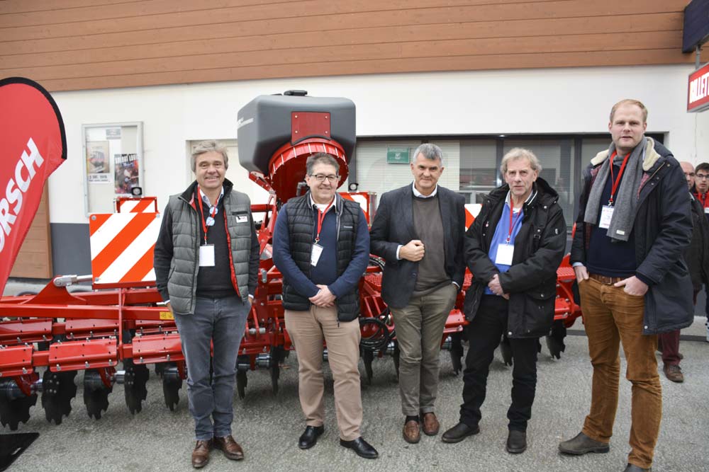 Robert Dorsemagen, directeur Horsch France ; Yann Parois, directeur général Promodis ; Michaël Horsch, P.-D.G. de Horsch ; Joachim Blunk, gérant de la plus grosse ETA allemande. - Illustration Horsch : Le marketing par la preuve