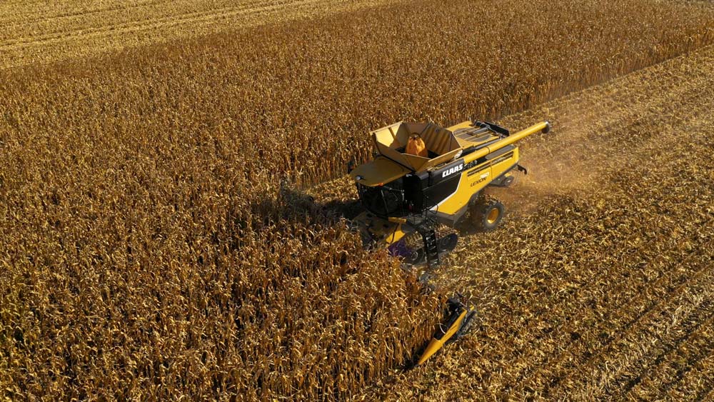 lexion-claas-record - Illustration Un agriculteur établit deux nouveaux records mondiaux de récolte de maïs