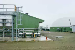 La matinée s’est poursuivie par la visite de l’unité de production du Gaec de l’Avel à Milizac-Guipronvel (29), qui injecte du bio-méthane dans le réseau depuis juin 2018.