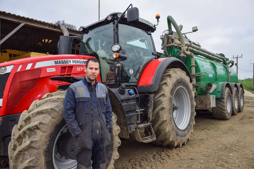Jérémie Perrée, entrepreneur de travaux agricoles à Ploubalay, a choisi d’étoffer sa prestation de services en proposant de l’épandage sans tonne. Le nouvel équipement devrait être livré dans les prochains jours. - Illustration L’épandage sans tonne se fait léger