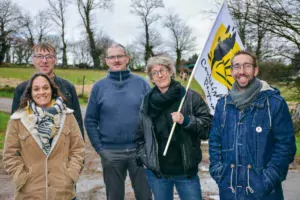 De droite à gauche: Nicolas Girod, éleveur dans le Jura (production de Comté et de Morbier), avec Euriell Coatrieux, Ludovic Massard, Philippe Oliveux et Soazig Le Bot.