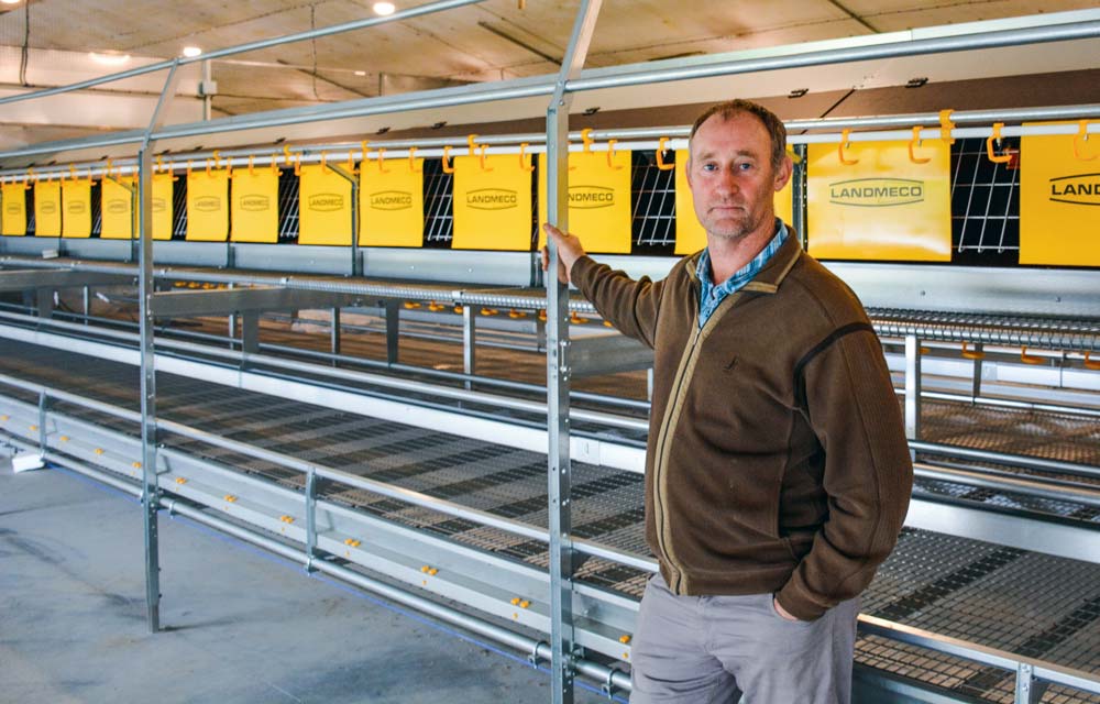 Frédéric Kerhervé, aviculteur à Moëlan-sur-Mer (29) recevra ses pondeuses biologiques dans son ancien bâtiment dinde en ce début d’année. - Illustration « J’ai une ferme à la campagne qui dérange »