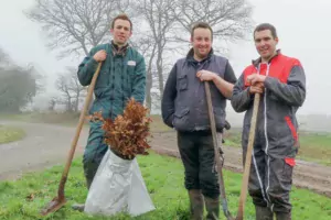 Mardi 5 février, les jeunes agriculteurs ont planté 250 arbres. D’ici quelques jours, 250 autres spécimens seront mis en terre.